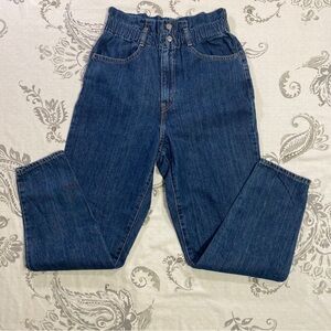Vintage Levis‎ High Waisted Elastic
Mom Jeans